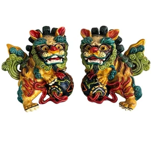Juego de 2 estatuillas de resina vintage chinas Foo Dogs colores vivos Fu Lions - Imagen 1 de 13