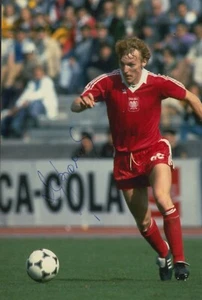 FOTO ZBIGNIEW BONIEK FIRMADA A MANO 12X8 - AUTÓGRAFO DE FÚTBOL - POLONIA 5. - Imagen 1 de 1