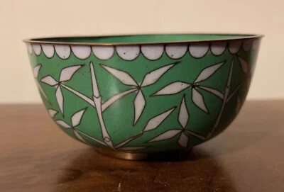 Антикварная китайская экспортная кантонская медная эмалированная чаша XIX века из зеленого бамбука No2 - Изображение 1 из 4