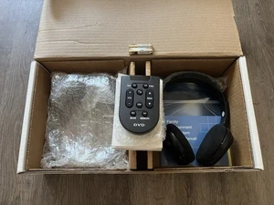 Genuine OEM Ford Mercury 6L2Z-18C604-B Rear Seat Wireless Headphone Pair Kit NOS - Picture 1 of 7