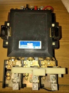 Arrancador de motor Gould / ITE A203E, 100 amperios, tamaño 3, 3 fases, bobina 110/120 V - Imagen 1 de 7