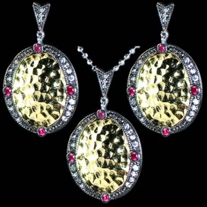 2-TON__VINTAGE RUBIN CZ ANHÄNGER GEHÄMMERT 14K GP_OHRRINGE SET_925 STERLINGSILBER - Bild 1 von 6