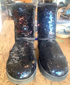 UGG SIZE 6 SHORT BOOTS-BLACK W/ SEQUINS-VERY VERY LIGHT USE-LINED-COOL WEATHER! - Picture 1 of 4