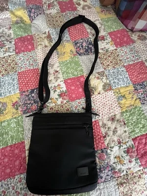 Pacsafe Bandolera Bolso de Hombro Cartera de Viaje Antirrobo Antirrobo Negro Nylon Foto 1 de 4