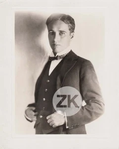 CHARLES CHAPLIN Young Chaplin Charlot Portrait Candid Photo 1920er - Bild 1 von 2