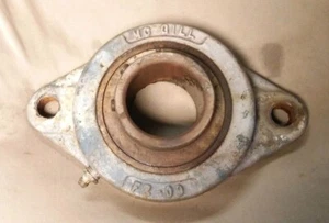 McGill F2-09 Flange Bearing Mounted : (2 Holes) - Picture 1 of 3