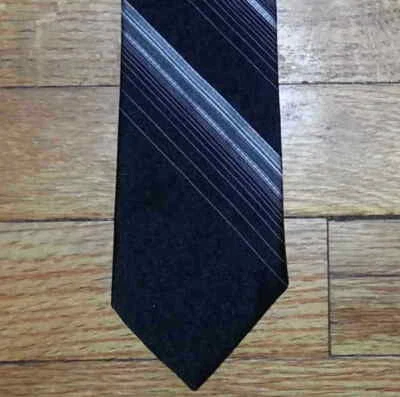 Corbata Via Re diseño a rayas diagonales negro gris plata nueva en caja t4334 Foto 1 de 4