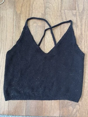 Top corto tejido negro polilla Urban Outfitters talla M Foto 1 de 4