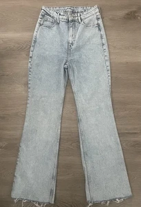 Old Navy Damenjeans hoher Bund helle Waschung ausgefranster Saum Größe 2 - Bild 1 von 4