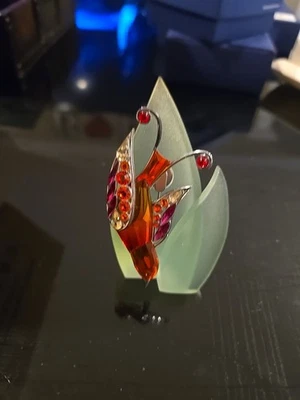 Broche DANIEL SWAROVSKI Ombre Cristal Esterlina GALONDRINA BANU BIRD con Hoja Como Nuevo Foto 1 de 2