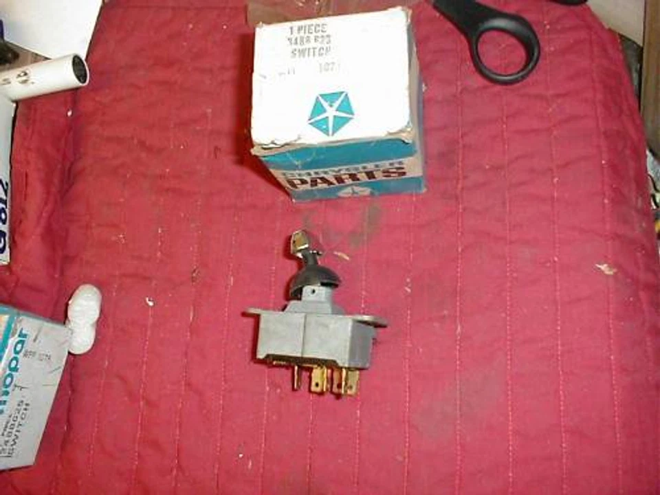 Nuevo de Lote Antiguo Mopar 1972-1973 PLYMOUTH DODGE INTERRUPTOR LIMPIAPARABRISAS 2 VELOCIDADES FURY POLARA MONACO Foto 1 de 1