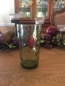 Vintage Saftgläser Avocado grün Daumenabdruck Muster 5" hoch x 3" Durchmesser - Bild 1 von 4