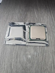 Lot 2  Intel Xeon E5420 2.5GHz 4 Cores 4 Threads 1333Mhz SLANV LGA771 #S14 - Picture 1 of 5