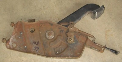 Buick Riviera 1966 estacionamiento pedal de freno de emergencia y conjunto de palanca usado original 66 Foto 1 de 4