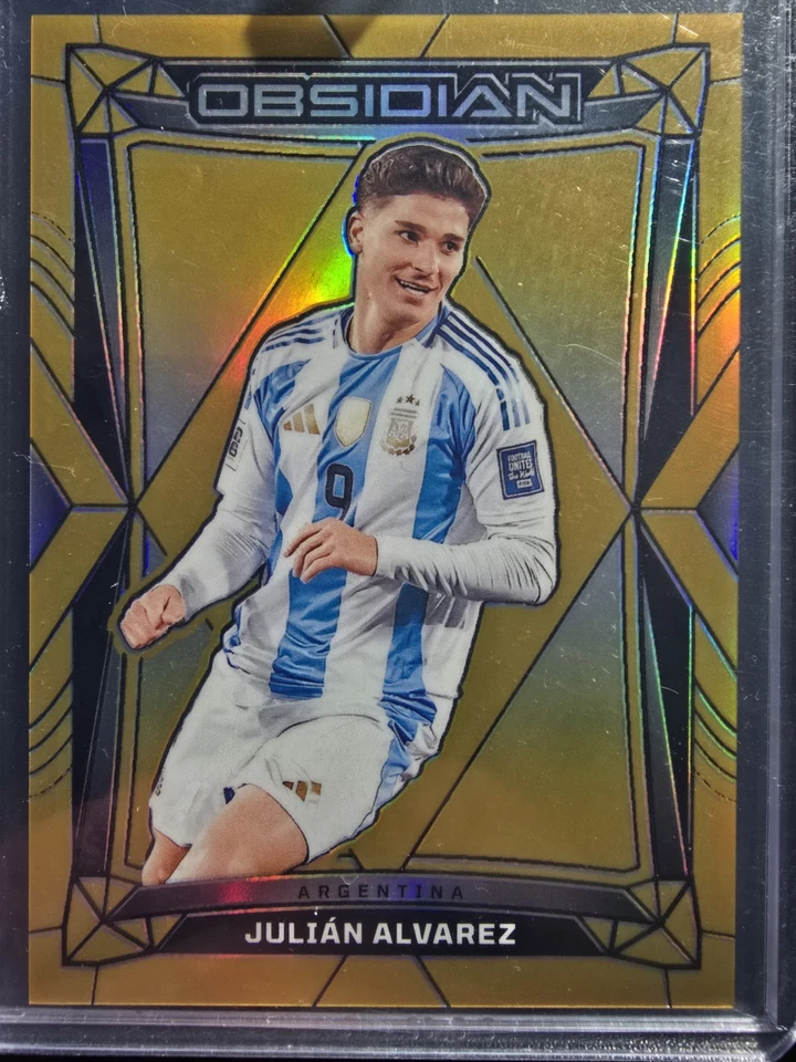 2022-23 Panini Obsidian Julian Álvarez Novato Gold Flood #1/10 Manchester City. Foto 1 de 4