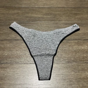Perizoma Victoria’s Secret ROSA gamba alta vita bassa grigio mutandine piccole nuovo con etichette - Foto 1 di 9