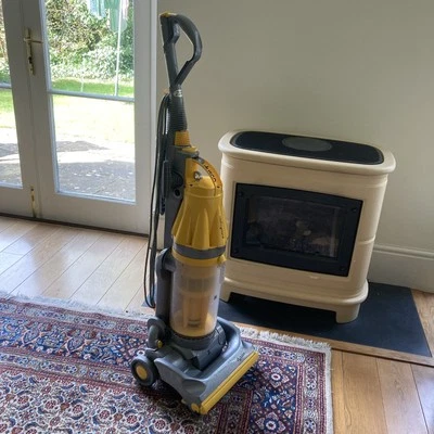 Dyson DC07 Vacuum Cleaner Upright Yellow & Grey Used Working - Image 1 of 4