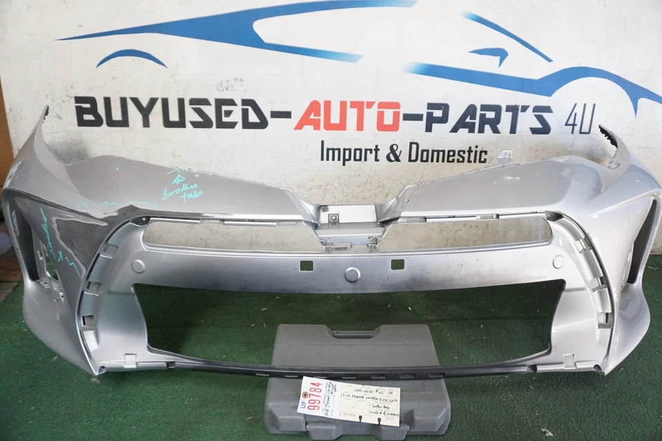 Parachoques delantero Toyota Corolla SE XSE 2017-2019 50th 2018 OEM UF99784 con daños Foto 1 de 4