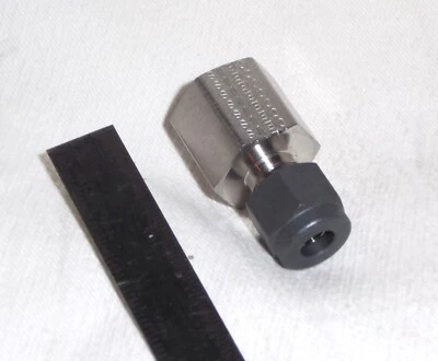 Parker® 1/4 compression X 1/4NPT FEMALE CONNECTOR 316 Stainless Steel 1/4 FNPT - Image 1 of 3