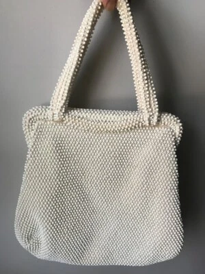 Bolsa de mão vintage anos 70 esbranquiçada aplicada miçangas fecho de mola - Imagem 1 de 4