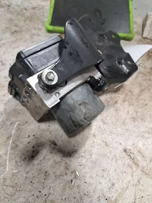 Unidad de actuador/bomba de freno antibloqueo Abs 2018 Rav 4 Sku#4238773 Foto 1 de 4