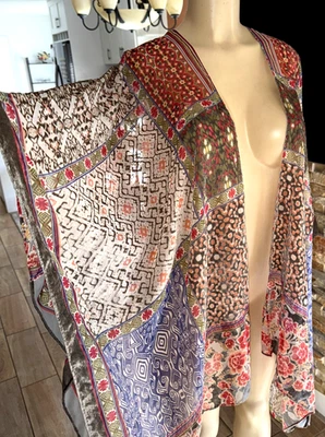 Kimono FREE PEOPLE ESPANADOR semi transparente acabamento de veludo esmagado floral OS #va - Imagem 1 de 4