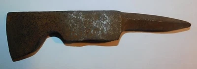 ANCIENNE HACHE EN FER FORGE . PIC HACHE ALLEMAND WWI . BEILPICKE MILITARIA - Photo 1/4