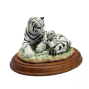 Franklin Mint White Tigers Porcelain Hand painted With Wood Base White Black - Picture 1 of 13