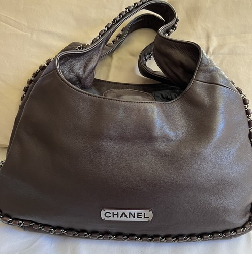 RARA borsa hobo vintage Chanel marrone catena intorno