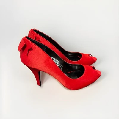 Hollywould для Target Grace женщин 8 красный атласный ̼ каблуки винтажный Y2K гламурная девочка босс - Изображение 1 из 4