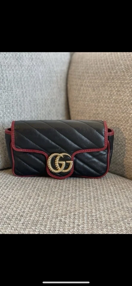 Mini bolsa tiracolo de couro Gucci Marmont - Imagem 1 de 4