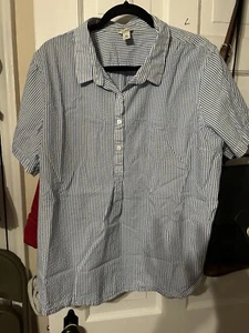 LL Bean Women's Blouse Size 2x Blue And White Stripes Seersucker Button Up Cool - Picture 1 of 2