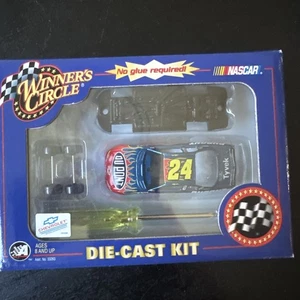 Winner's Circle Jeff Gordon 2002 Die Cast Kit Build-A-Car #24 Dupont 1/64 Scale - Picture 1 of 2