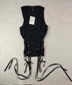 Camisa/top negra recortada sin mangas con cordones de celosía FOREVER 21 talla pequeña para mujer - Imagen 1 de 3