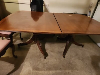 mesa de comedor y sillas henredon Foto 1 de 4