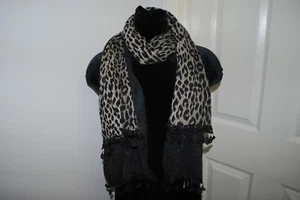 "Nueva bufanda para mujer Rikka negra gris leopardo estampado guepardo con flecos 72"" x 11" - Imagen 1 de 2