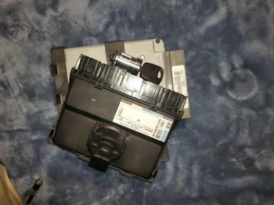 Sistema de alarma Ford Focus 2002, PCM, con llave y vaso llave, soporte de montaje Foto 1 de 4