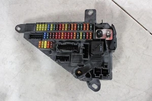 2006-2010 BMW 5 SERIES REAR FUSE RELAY BOX #089187-31A - Picture 1 of 2