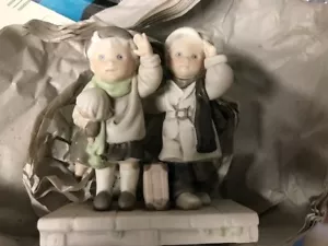 Hübsch wie ein Bild von Enesco - Donnerstagskind - Porzellanfigur - 1997 - Bild 1 von 4