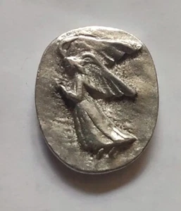Medalla vintage de ángel de bolsillo de peltre de 1" - Imagen 1 de 2