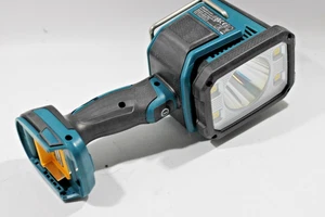 Makita DML812 14.4V/18V Li-ion LXT Flashlight BODY ONLY (NO BATTERY) inc VAT - Picture 1 of 9