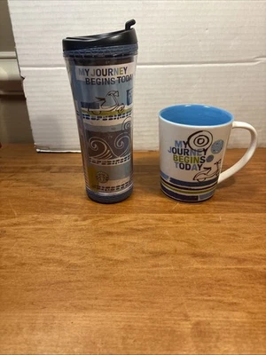 Taza de café y viajero panorámica Starbucks My Journey Begins Today Vespa nueva Foto 1 de 4
