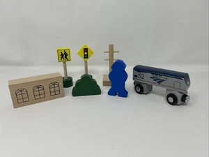 Daron Amtrak Holzeisenbahn Set Teile - Bild 1 von 4