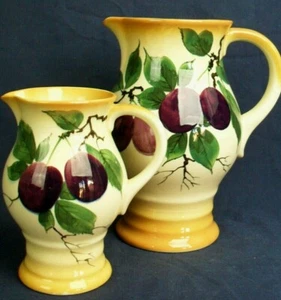 Due splendide brocche/vasi da teniers ROYAL DOULTON anni '30 D5415 9" e 6,5" - Foto 1 di 4