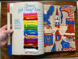 Vintage Pioneer Katalog Geschenkpapier Musterbuch Groovy Colonial - Bild 1 von 24