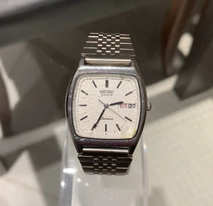 Reloj Qz Vintage SEIKO Chronos 8123-5240 Blanco Plata Para Hombre Batería Nueva Kanji - Imagen 1 de 20