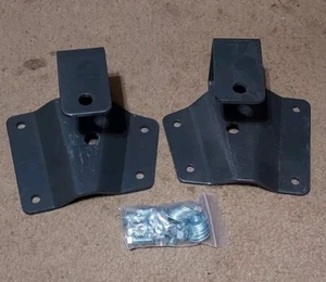 Maxtrac 420920 2" Rear Lowering Hangers for 1999-2006 Silverado 1500 - Bild 1 von 2