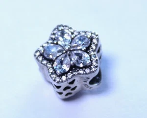 Pandora Funkelnde Schneeflocke Charm 799224C01 - Bild 1 von 3