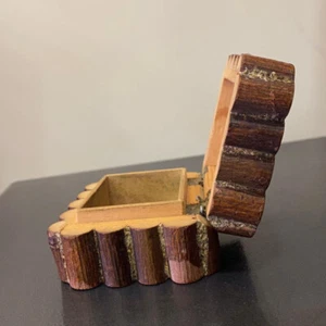 Vintage Small Wooden Jewelry Box 2.5"x2.5"x 1.5" Engraved Crafts Hand made Gruss - Picture 1 of 7