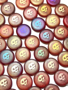 8 14 mm Tschechische Glas Rot Metall Iris Sonne Münze Perlen - Bild 1 von 4